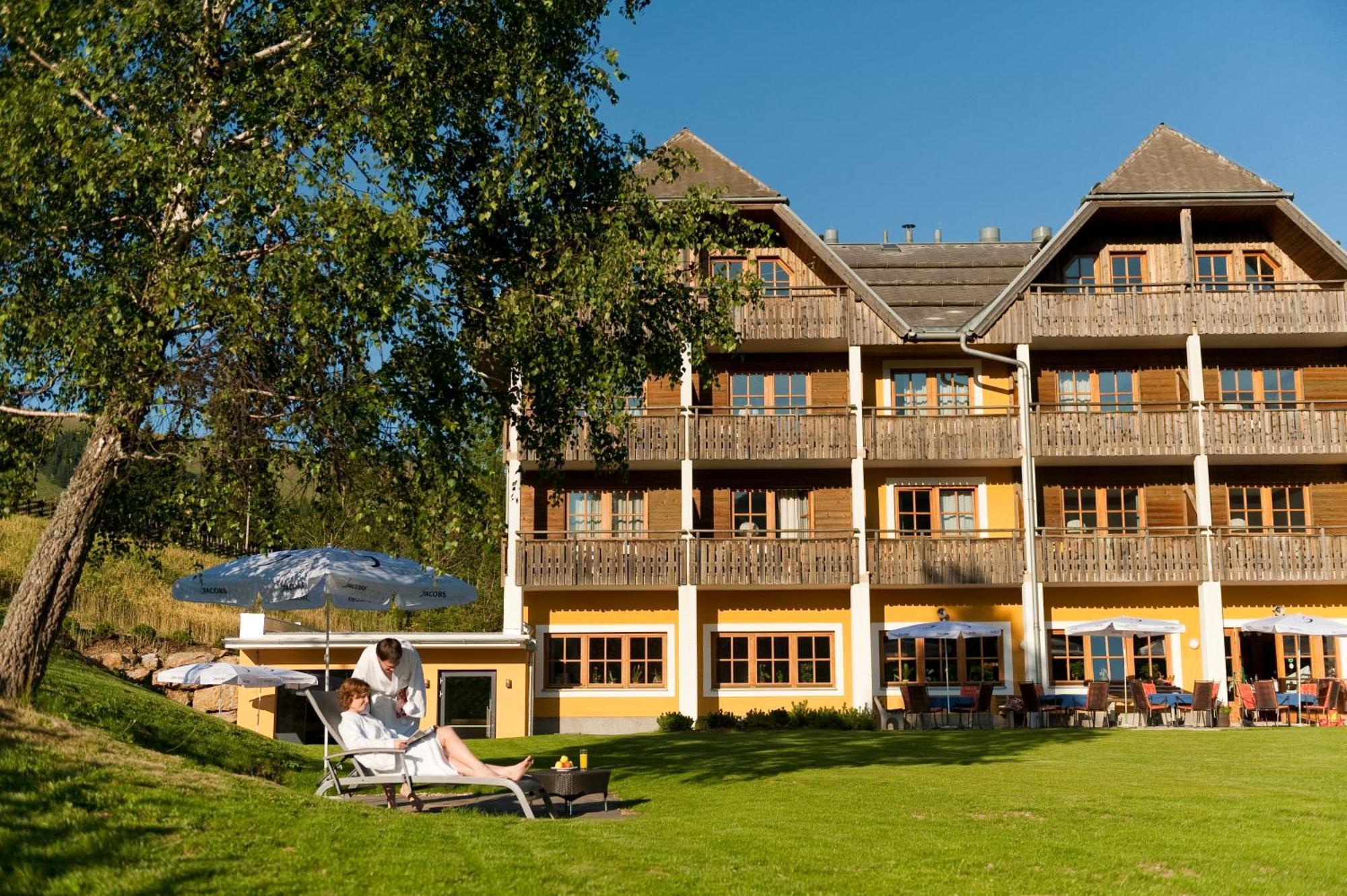 Hotel Teichwirt Fladnitz an der Teichalm Bagian luar foto